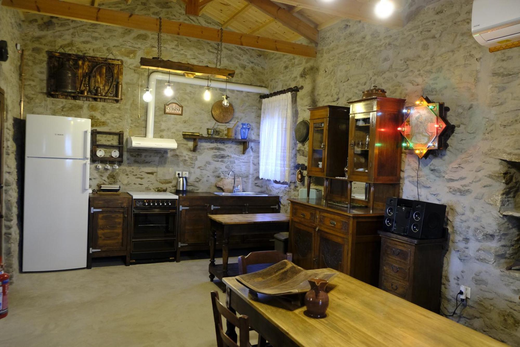 Hill's Barbacane Potamos (Kythira)